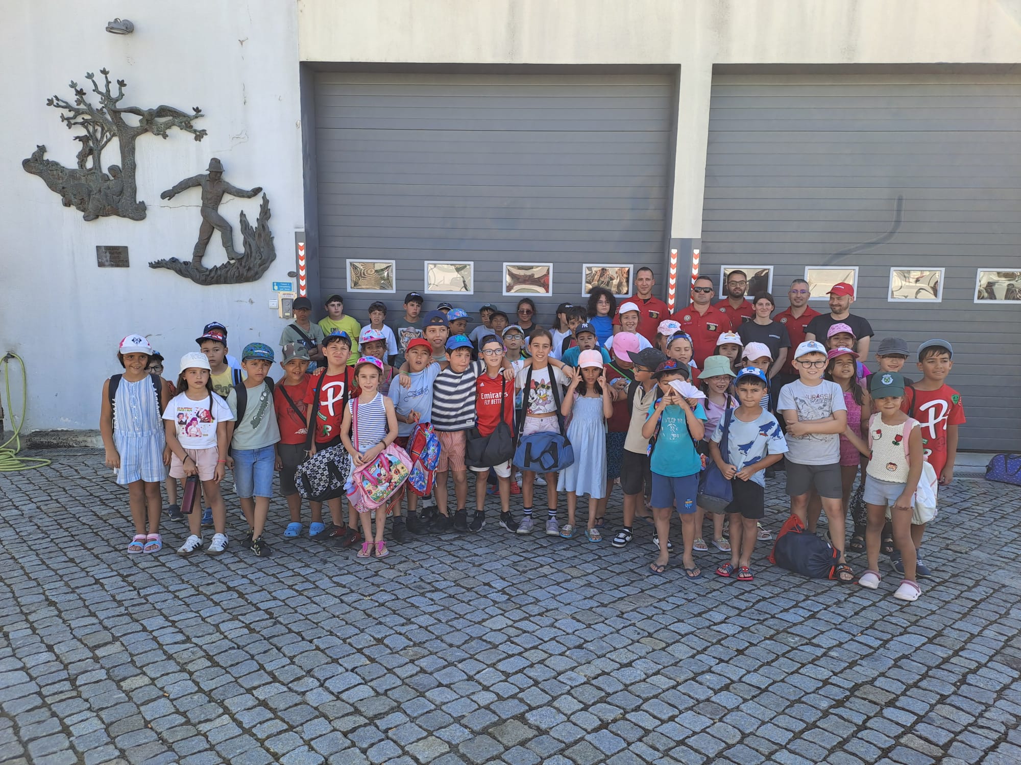 Crianças do CEPA | CLDS 5G visitam os Bombeiros de Armamar