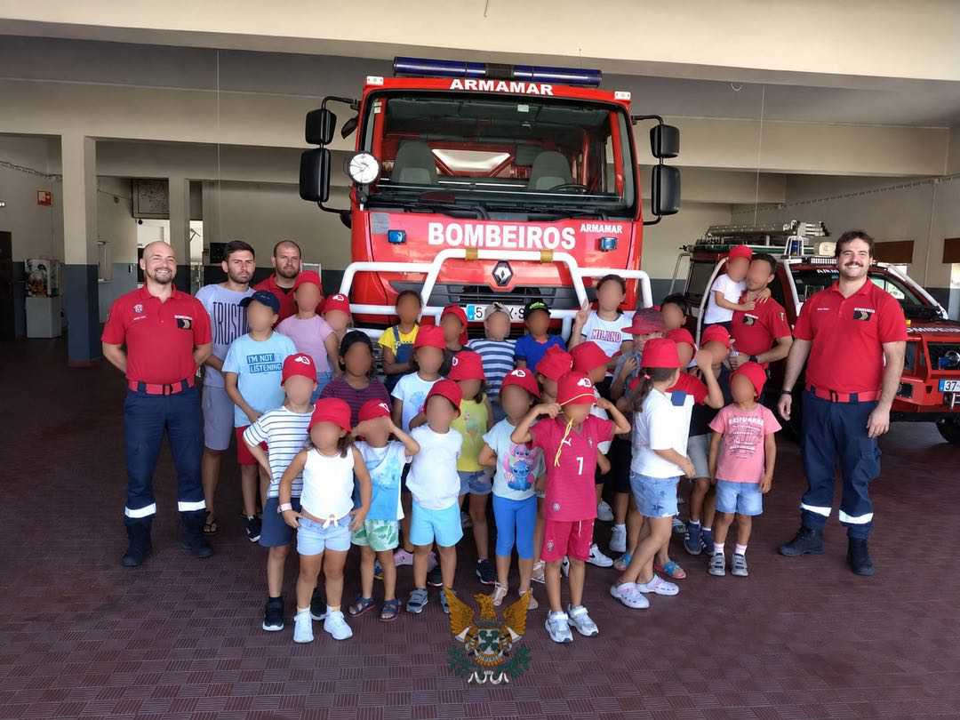 Jardim de Infância de Armamar visita os Bombeiros Voluntários de Armamar